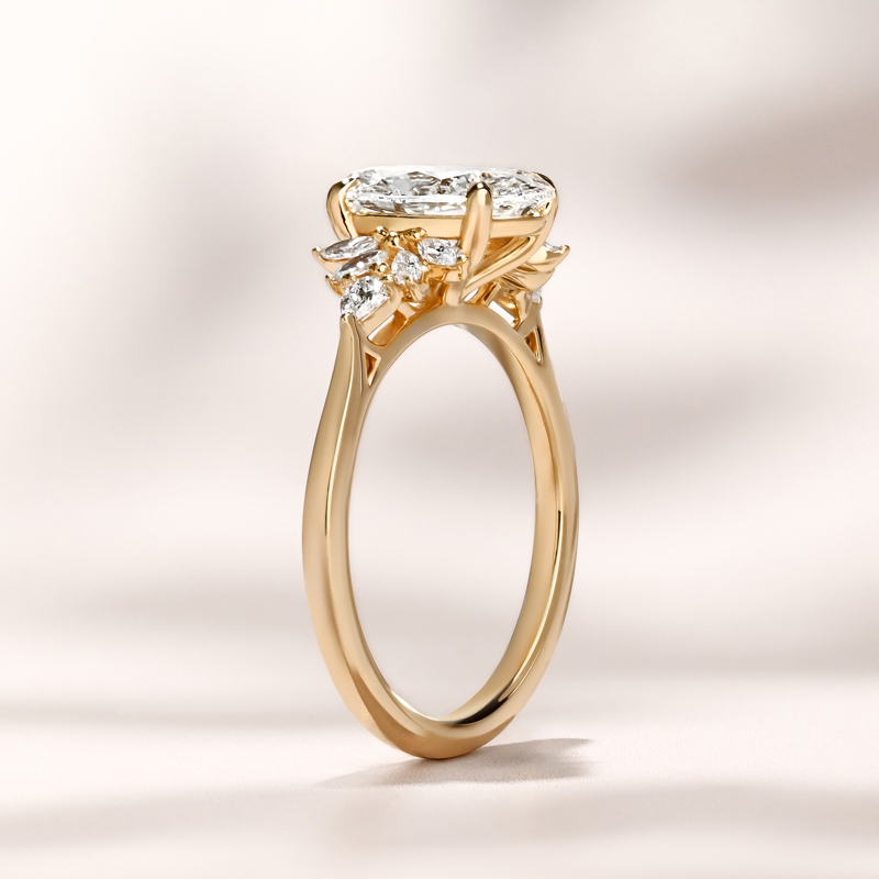 Valea Sunburst Ring | 2.10ct Oval Lab Grown Diamond