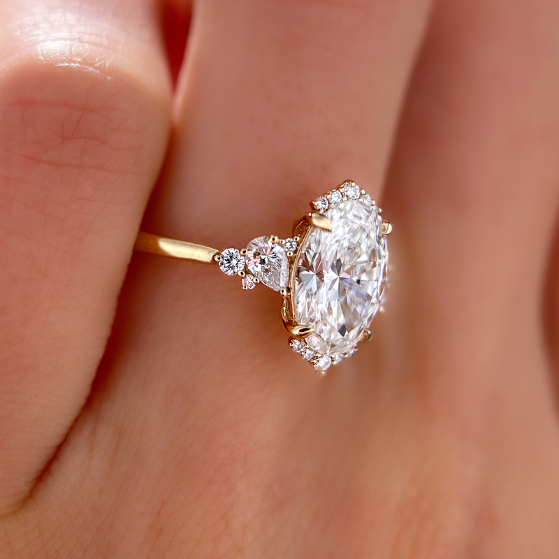 Comice Ring | 2.10ct Oval Lab Grown Diamond