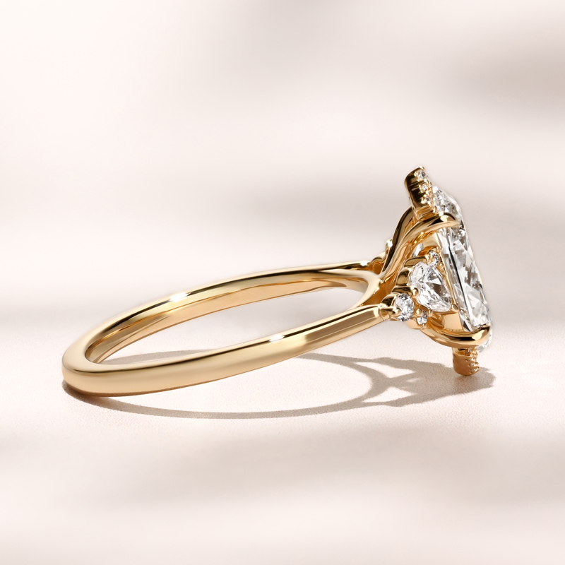 Comice Ring | 2.10ct Oval Lab Grown Diamond