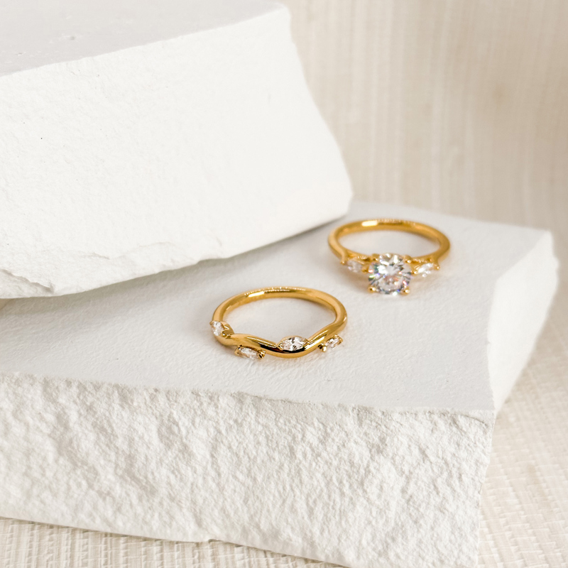 Platinum Twisting Vine Ring (1/3ctw)