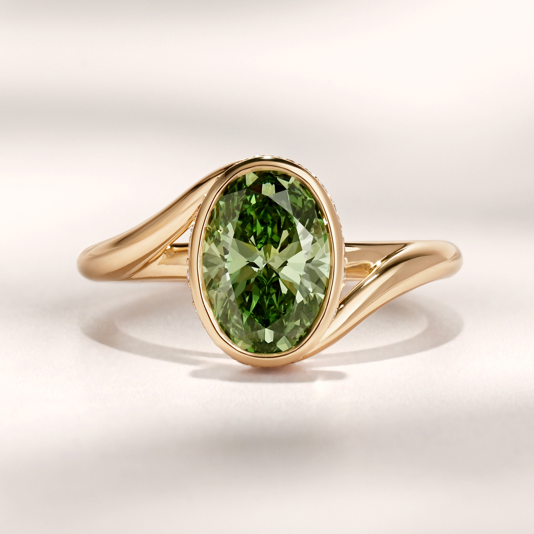 Nuvo Bezel Ring | 1.56ct Oval Green Lab Grown Diamond