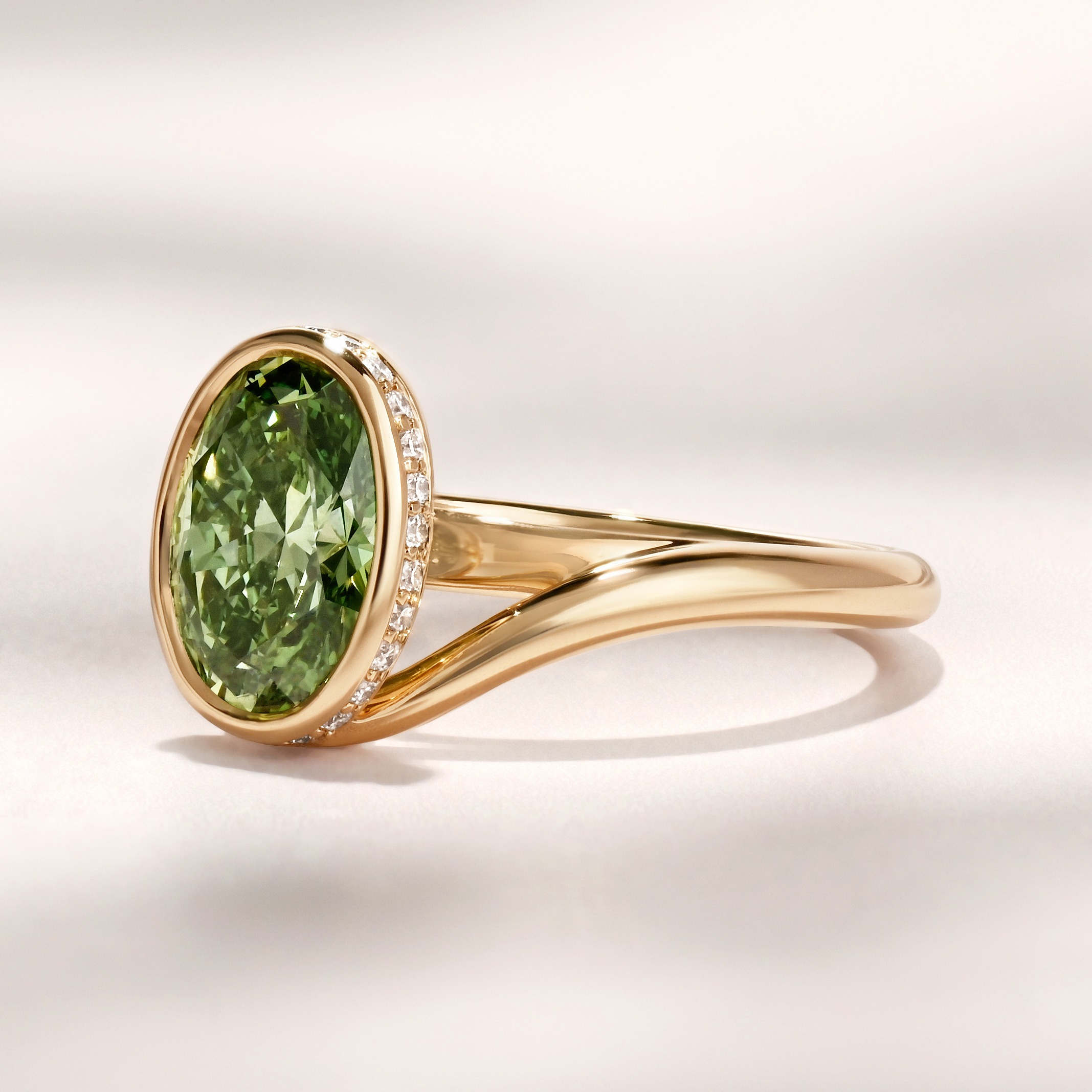 Nuvo Bezel Ring | 1.56ct Oval Green Lab Grown Diamond