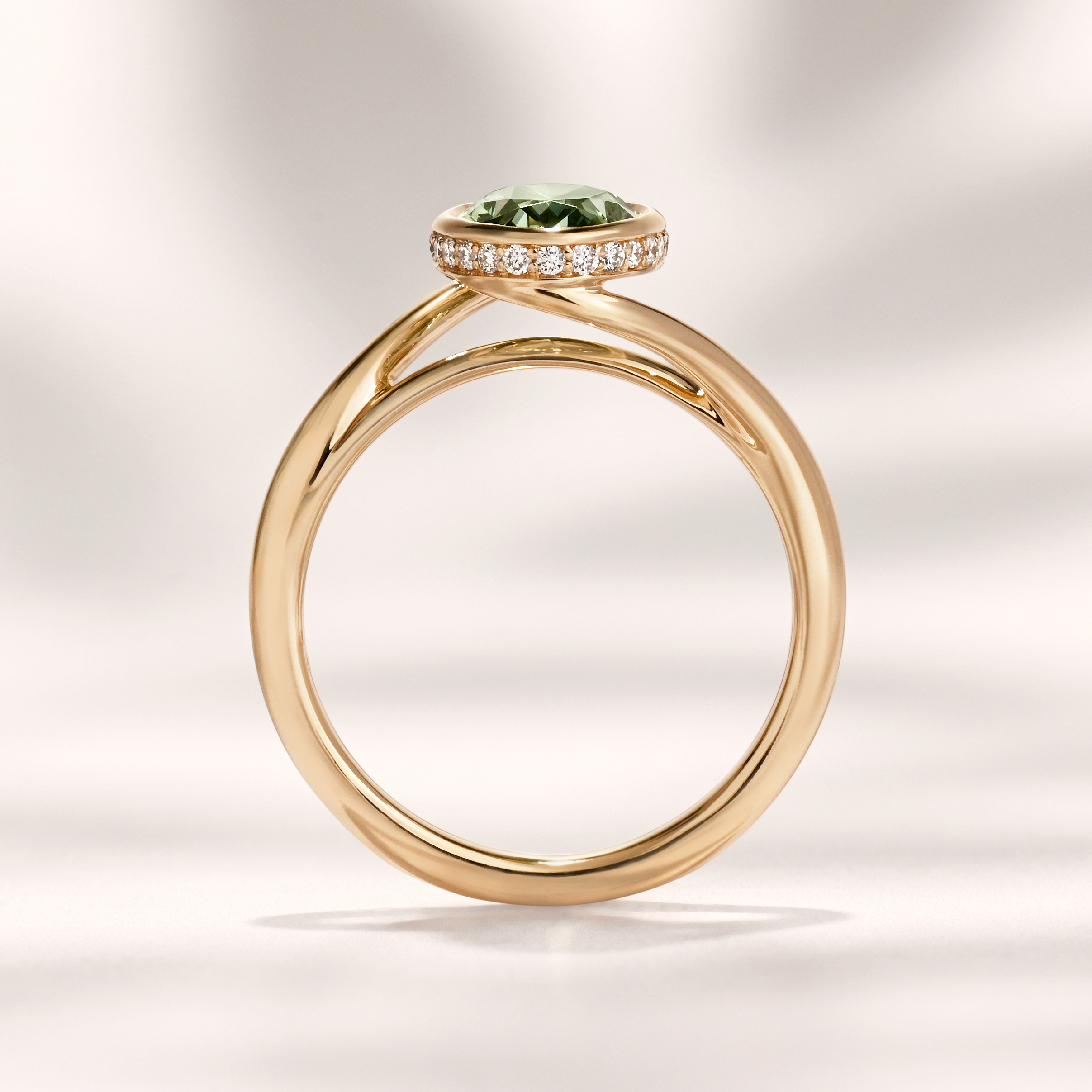 Nuvo Bezel Ring | 1.56ct Oval Green Lab Grown Diamond