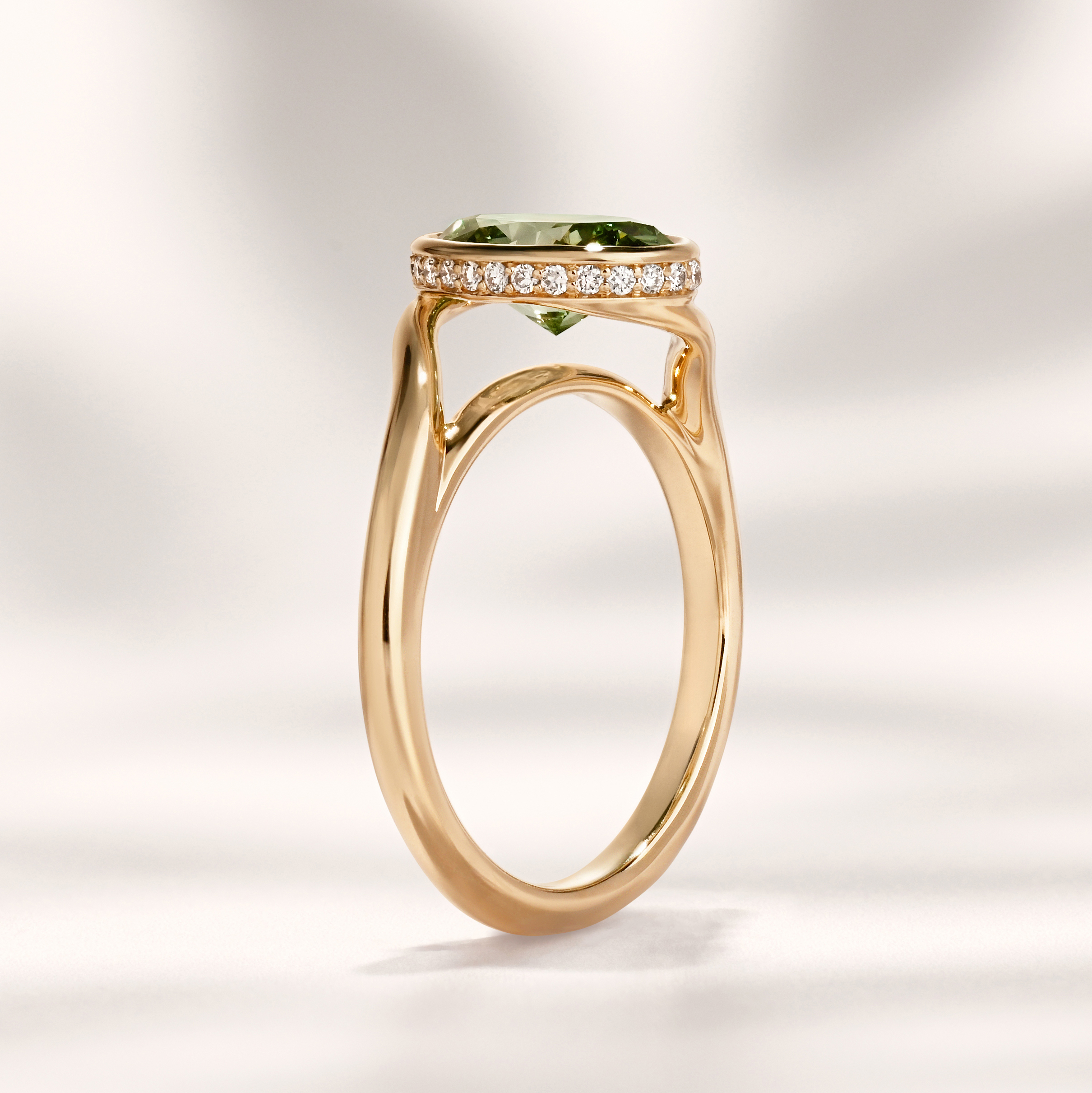 Nuvo Bezel Ring | 1.56ct Oval Green Lab Grown Diamond