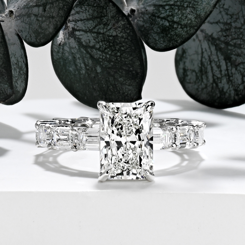 Luxury Emerald & 3-1/2ct Radiant