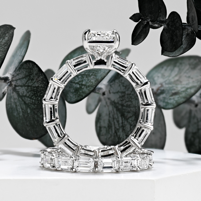 Luxury Emerald & 3-1/2ct Radiant