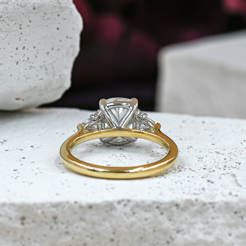Analia 1-3/4ct Elongated Cushion