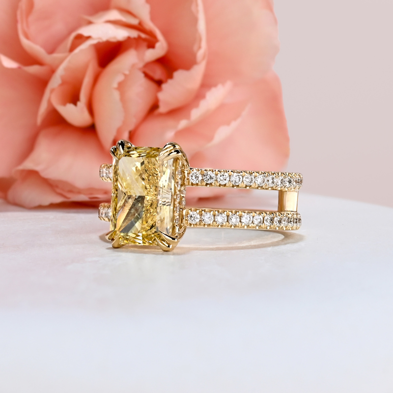 Duo Stella 2-1/2ct Fancy Yellow