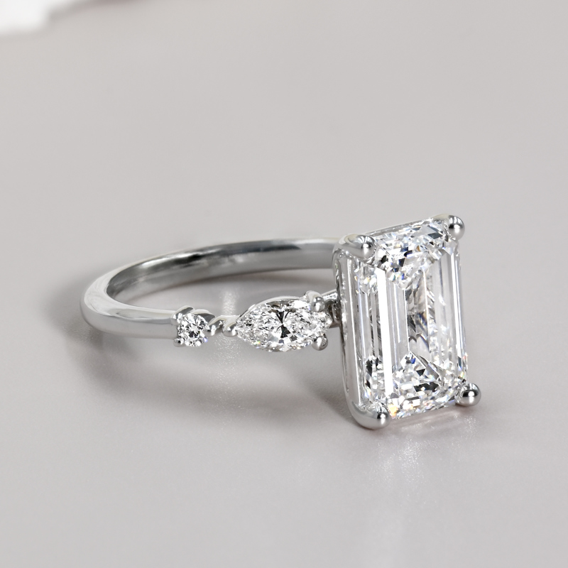 3-1/2ct Emerald & Marquise Ring