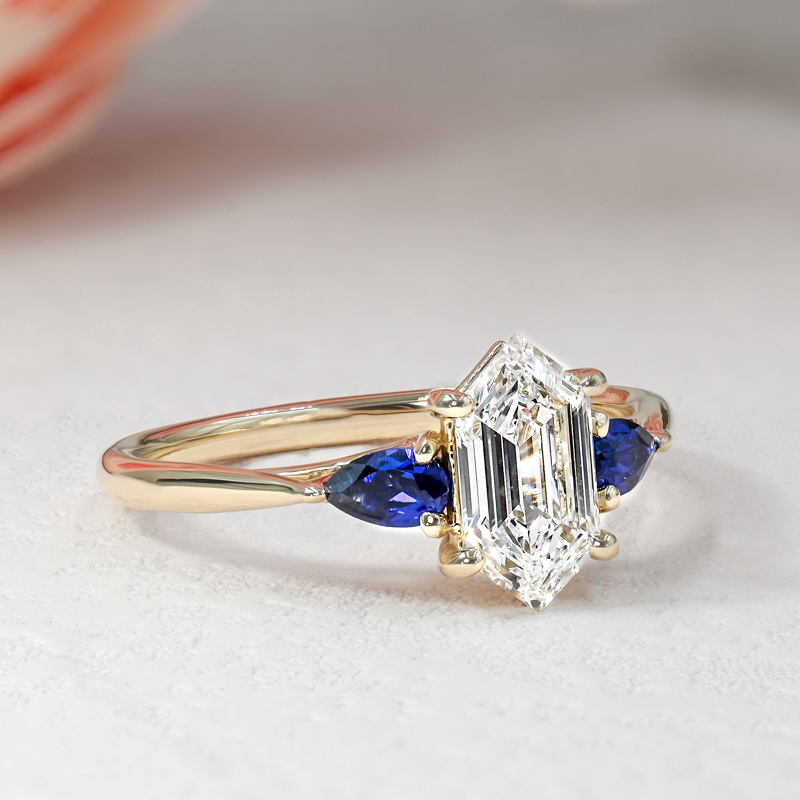 Trellis Saphire & 1-1/2ct Hexagon