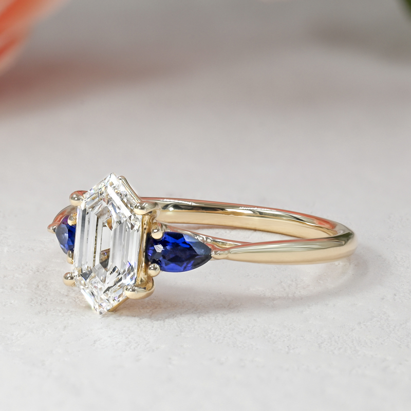 Trellis Saphire & 1-1/2ct Hexagon