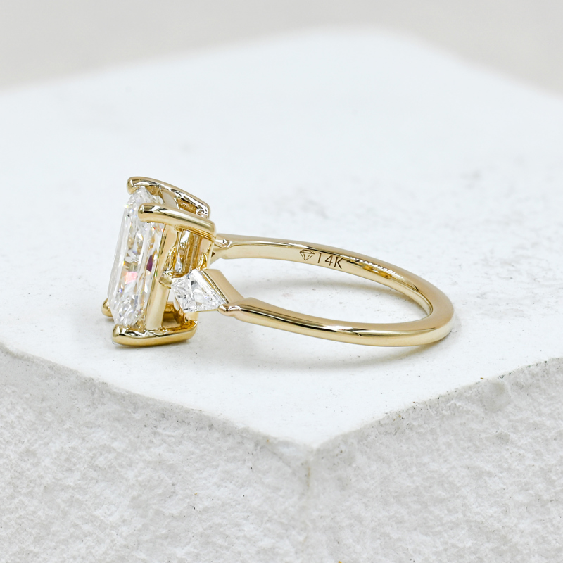 Custom Ciana Kite  2-1/2ct Radiant
