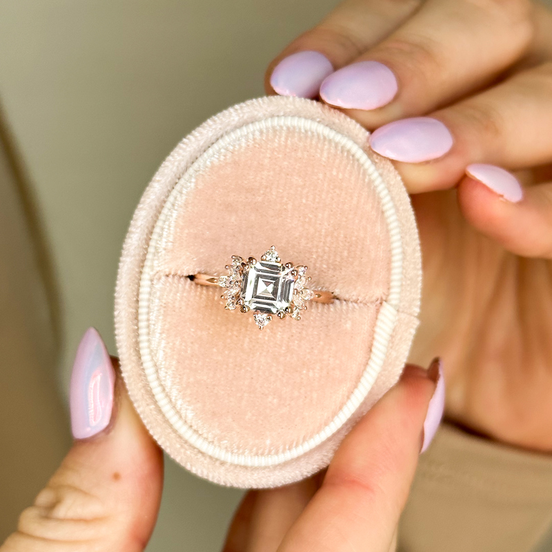 Rose Gold Petra Light & 1ct Asscher Lab Grown Diamond Center