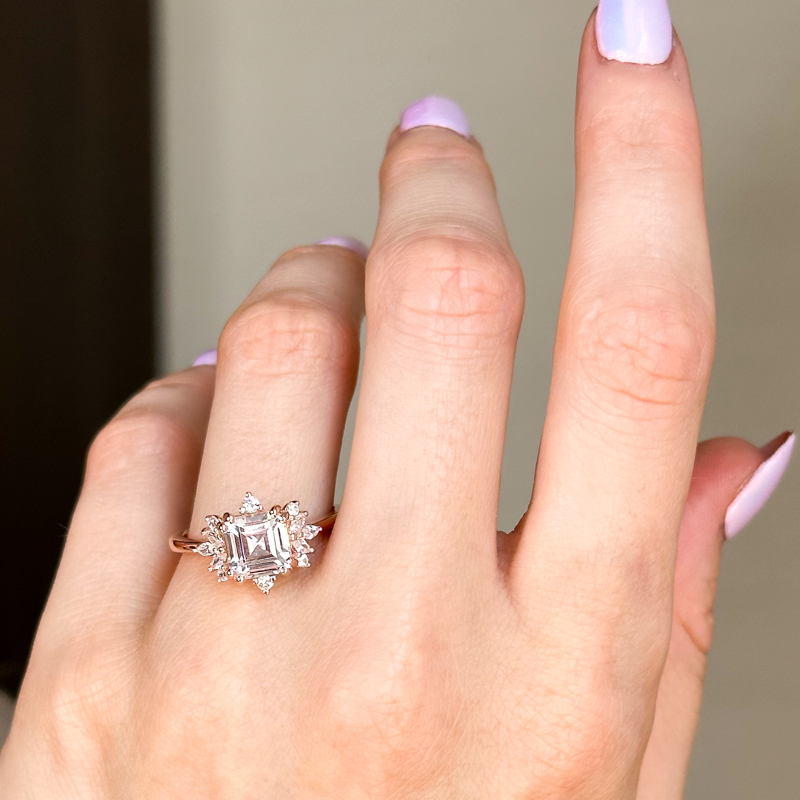 Rose Gold Petra Light & 1ct Asscher Lab Grown Diamond Center