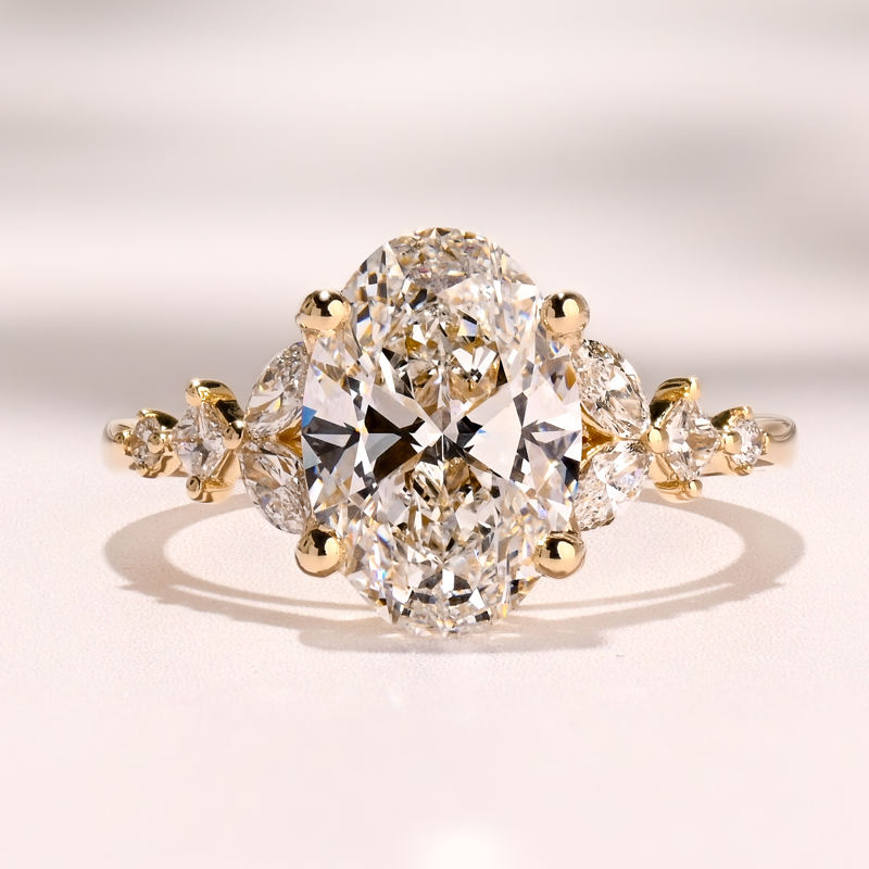Yellow Gold Luxe Aurora 3ct Oval Center
