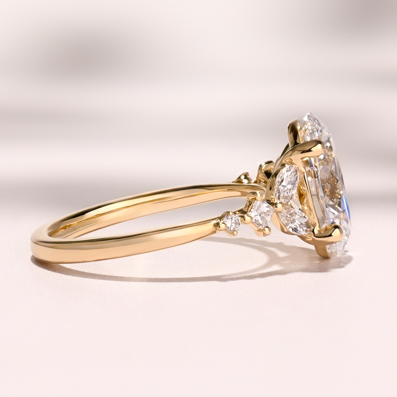 Yellow Gold Luxe Aurora 3ct Oval Center
