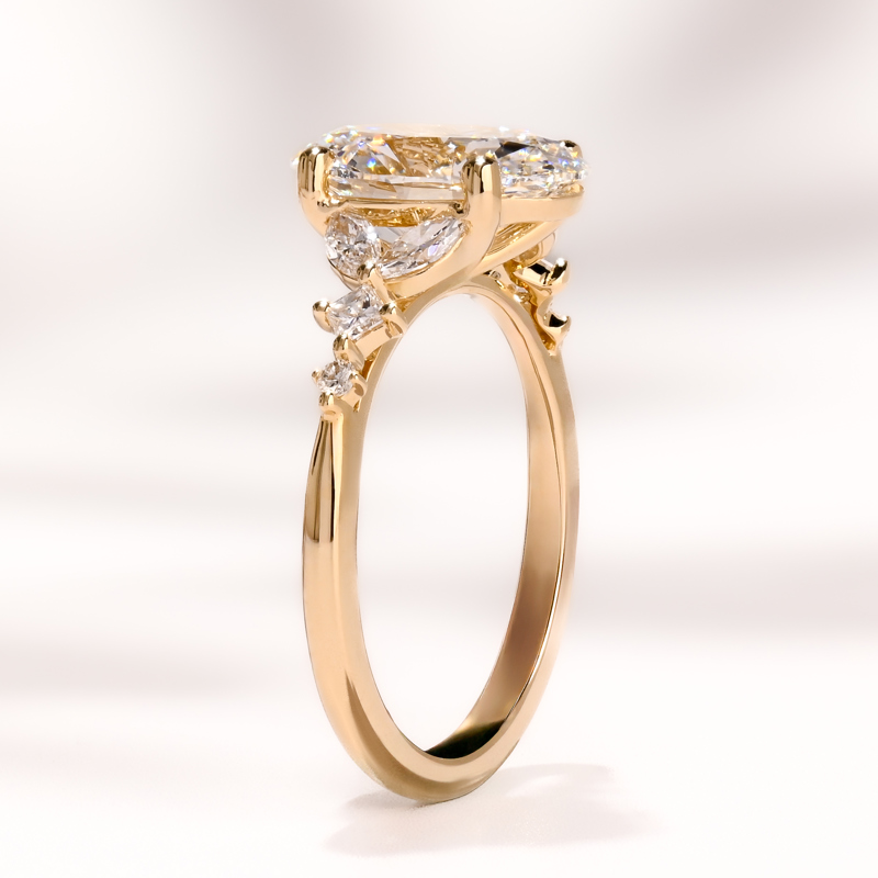 Yellow Gold Luxe Aurora 3ct Oval Center
