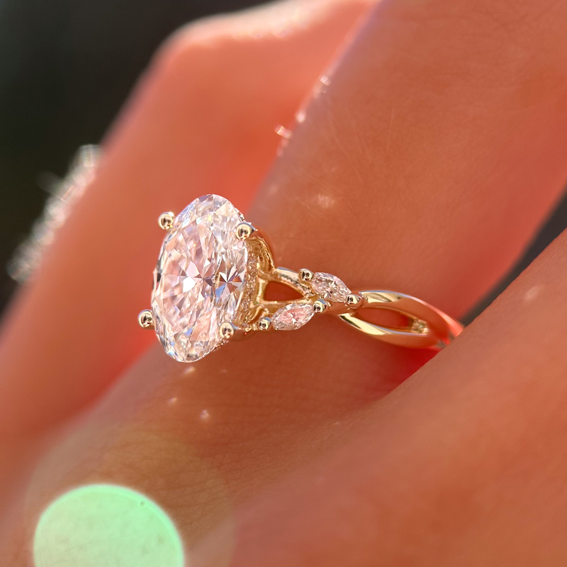 Yellow Gold Iris Hidden Halo 2ct Oval Center