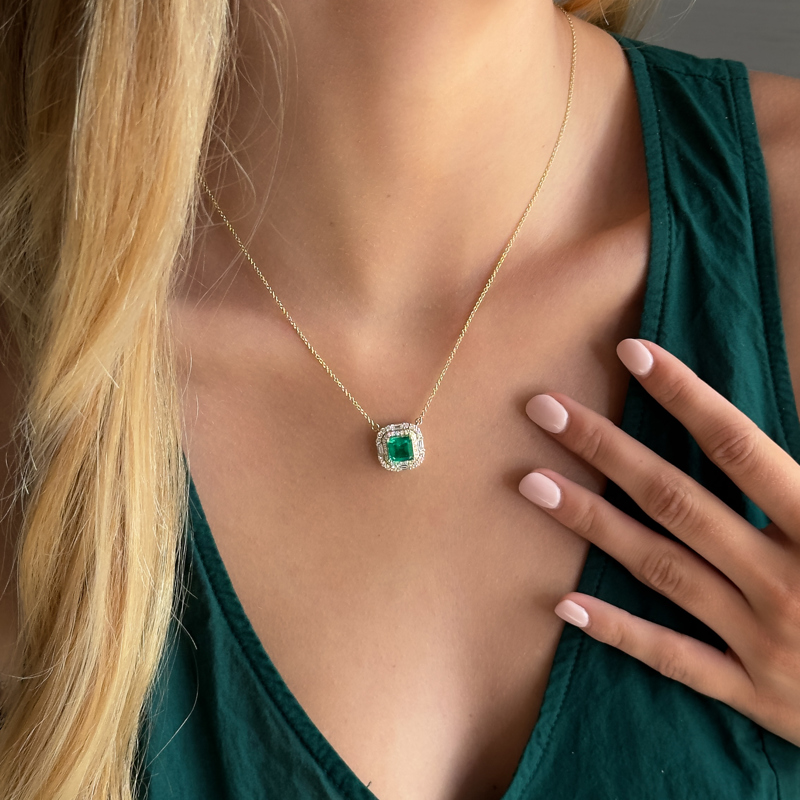 Rose Gold Hanna Emerald Halo