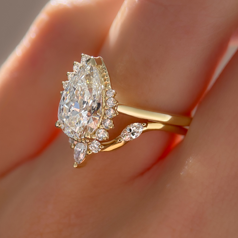 Laurencia Curved Band