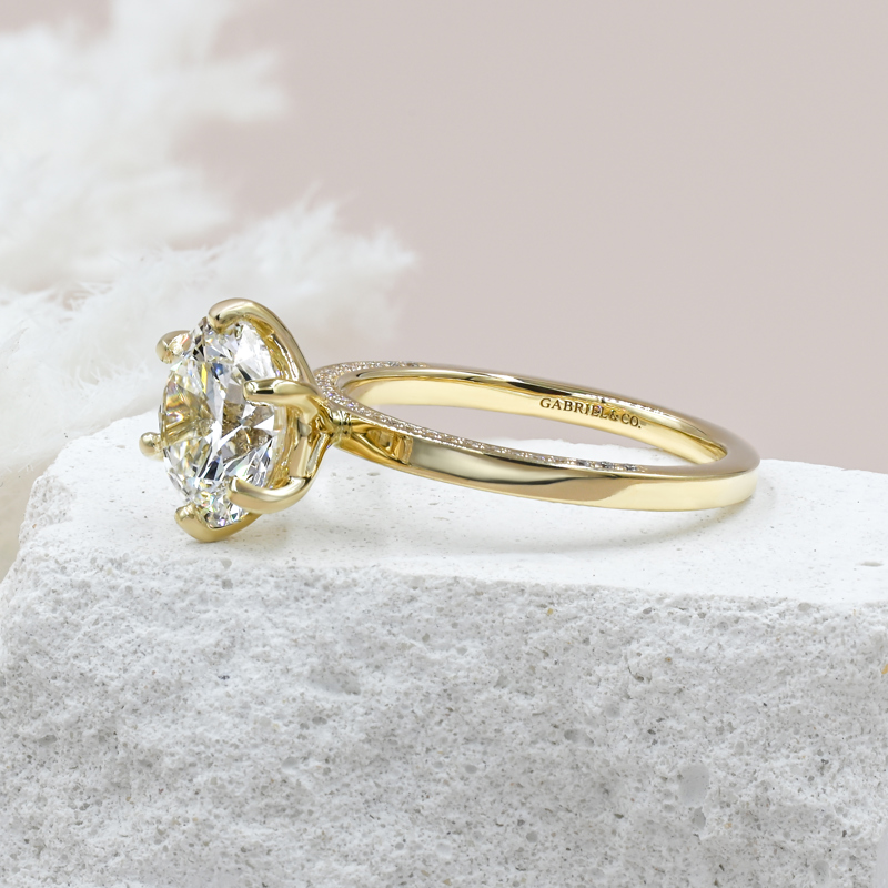 Double Profile Custom 4ct Solitaire
