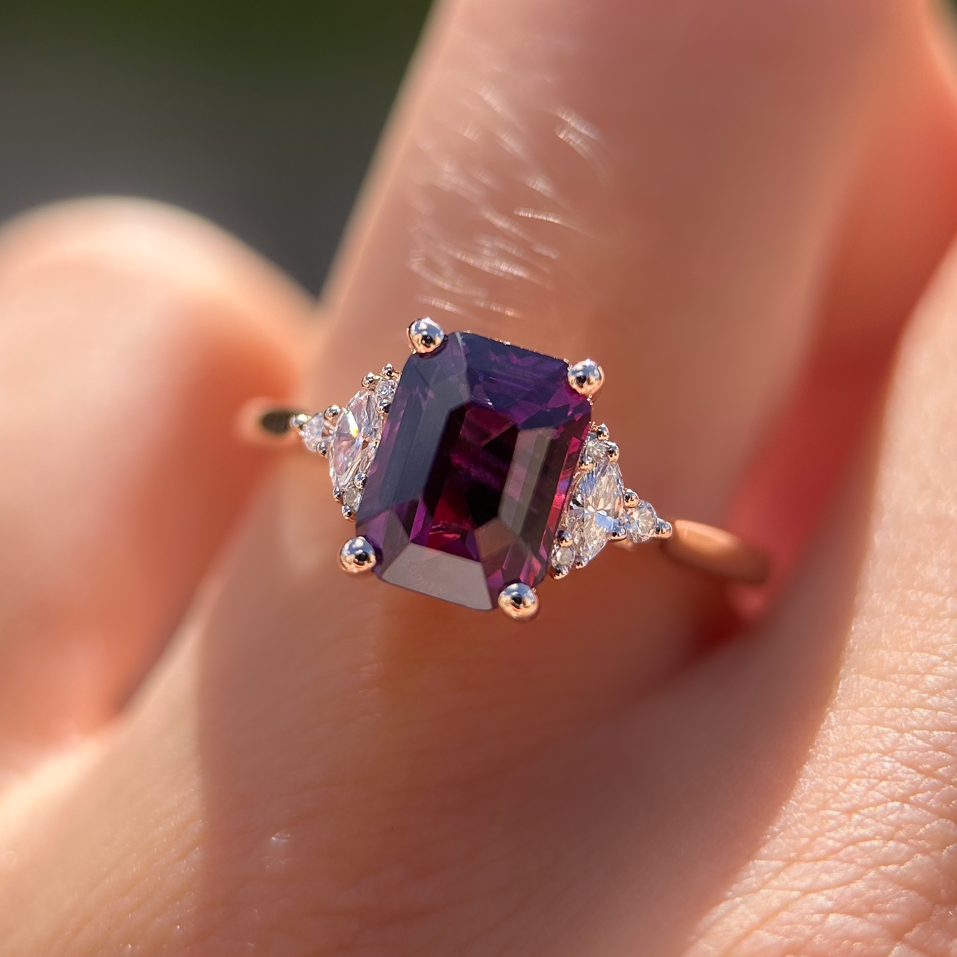 Savannah Bezel Ring I 2.65ct Purple Rectangular Sapphire