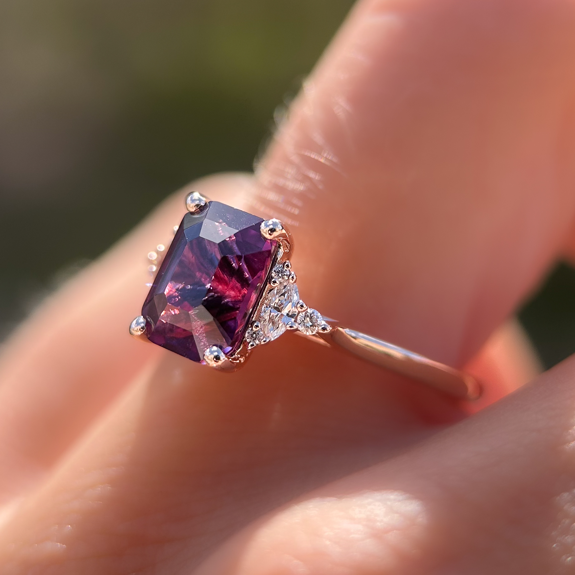 Savannah Bezel Ring I 2.65ct Purple Rectangular Sapphire
