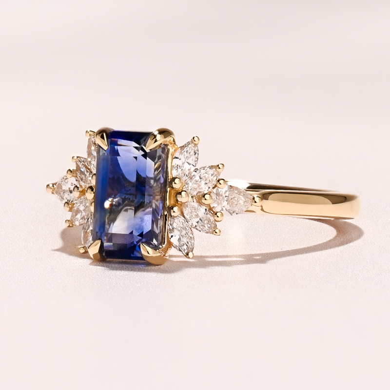 Valea Ring I 1.85ct Rectangular Ceylon Sapphire
