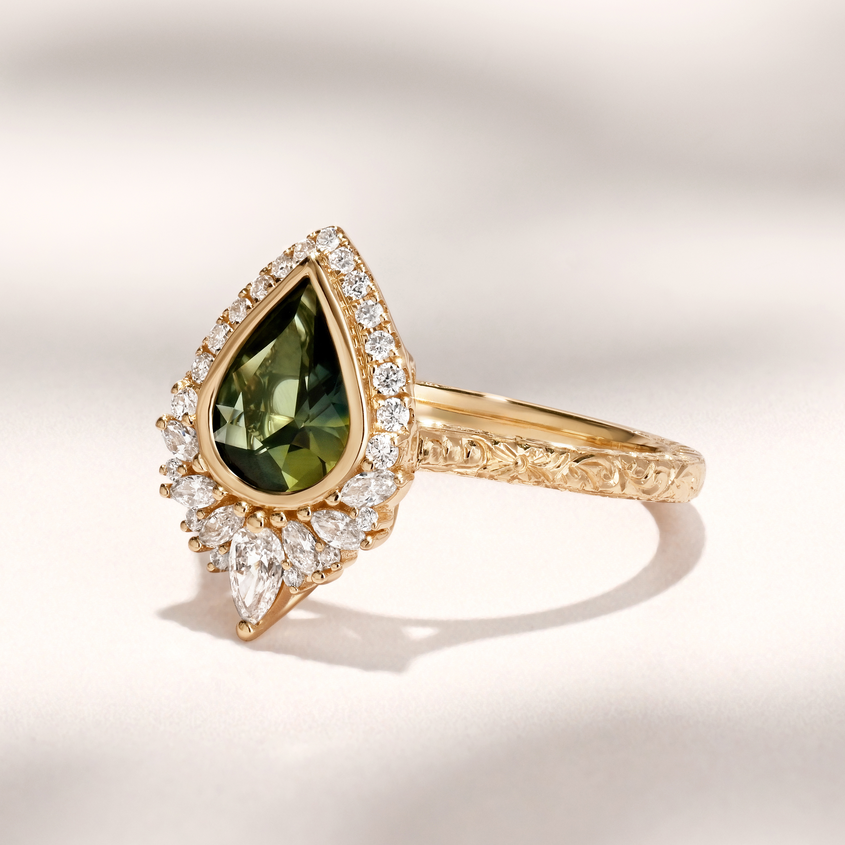 Palmina Ring I 1.03ct Austrialian Pear Green Sapphire