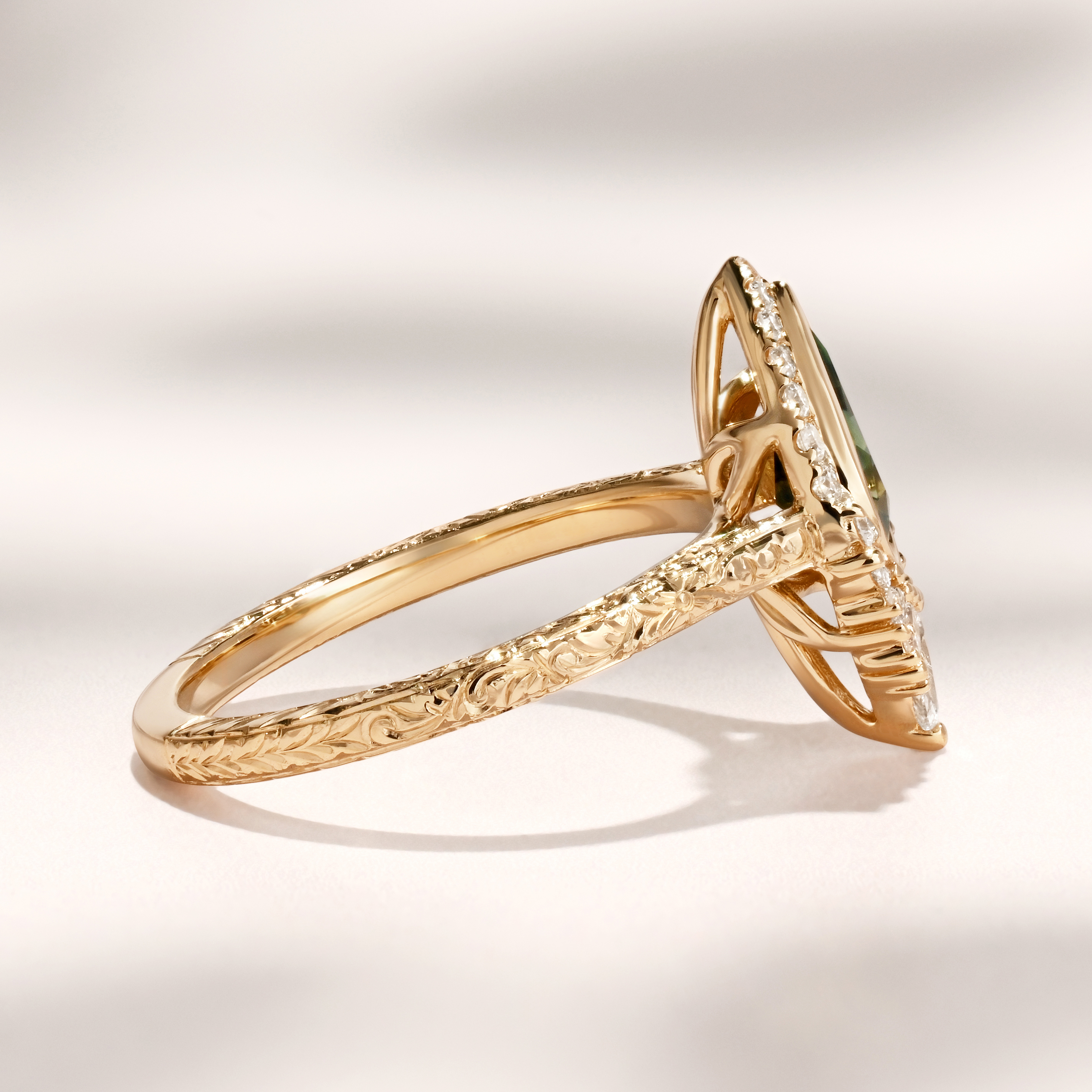 Palmina Ring I 1.03ct Austrialian Pear Green Sapphire