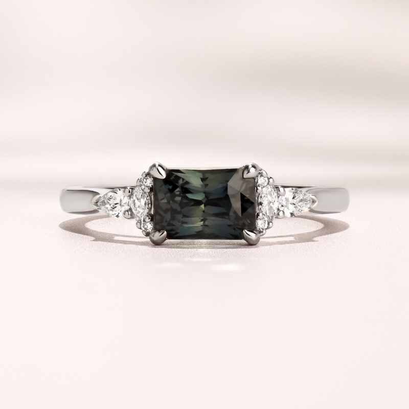 Savannah Ring I 1.63ct Teal Sapphire