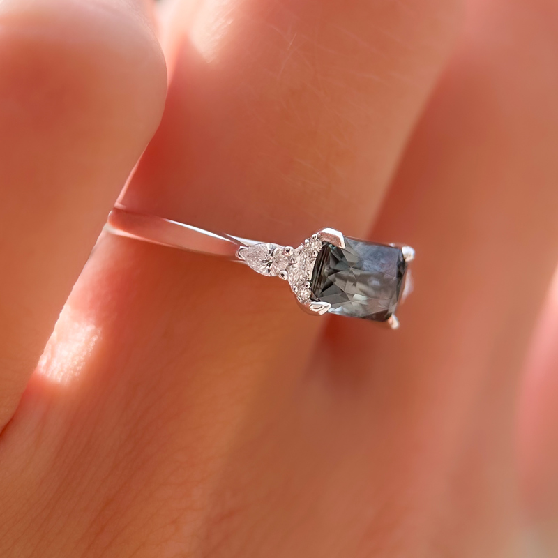 Savannah Ring I 1.63ct Teal Sapphire