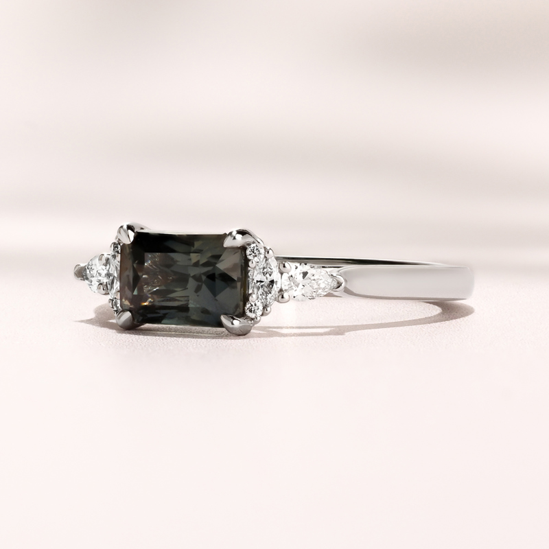 Savannah Ring I 1.63ct Teal Sapphire
