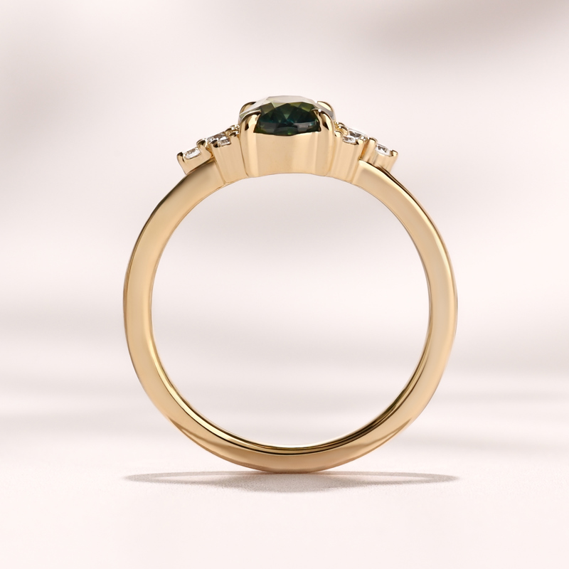 Splendor Ring I 1.55ct Oval Teal Sapphire