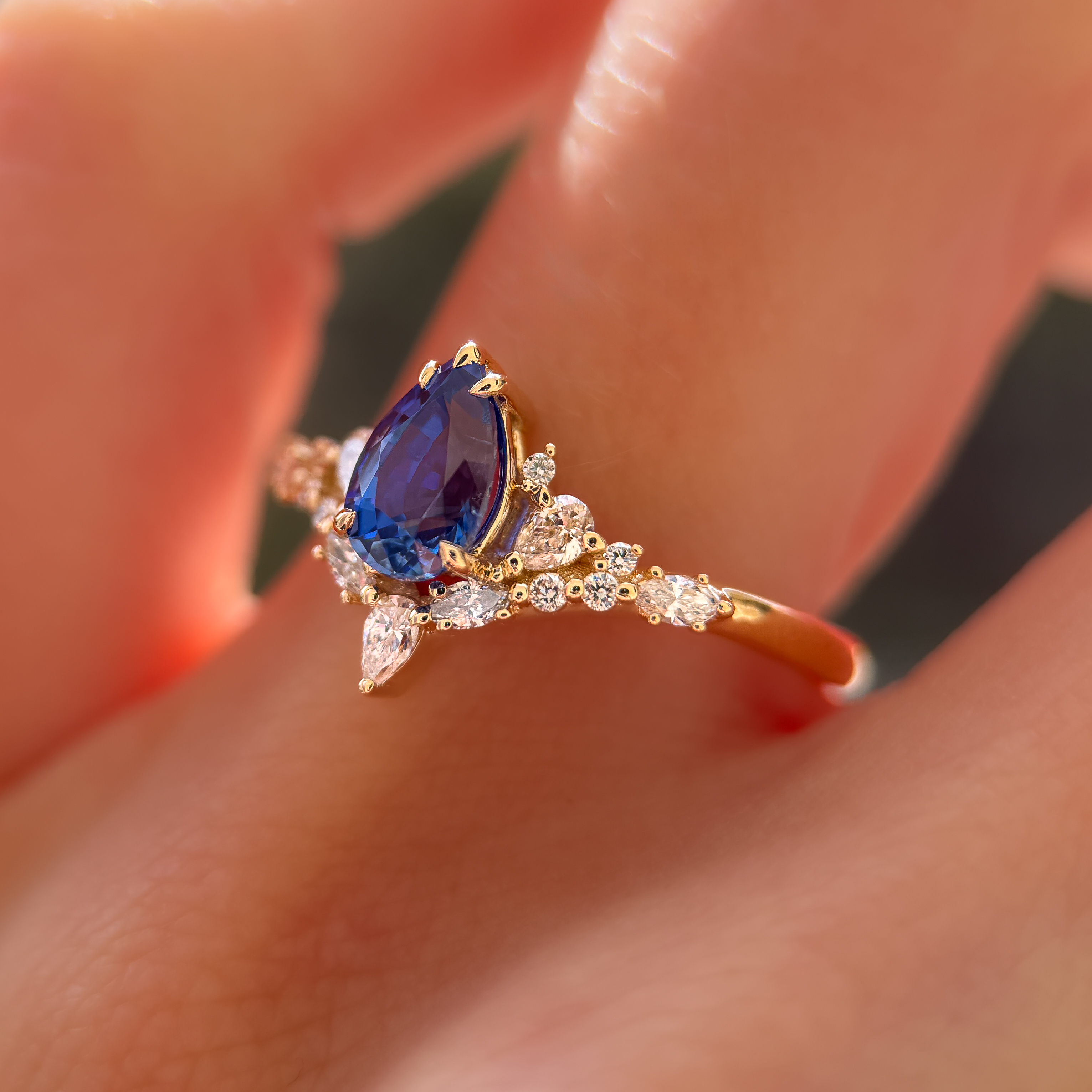 Eira Ring I 1.14ct Pear Madagascar Blue Sapphire