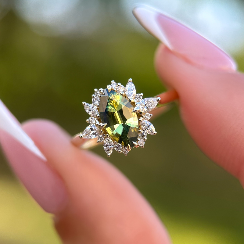 Sunray Ring I 1.05ct Marquise Green Sapphire