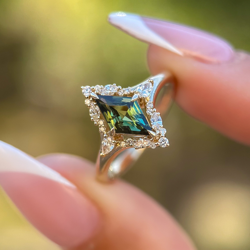 Elysia Ring I 0.97ct Lozenge Shape Green Sapphire