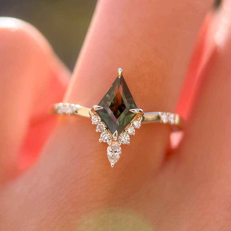 Viola Ring I 1.12ct Kite Shape Green Sapphire