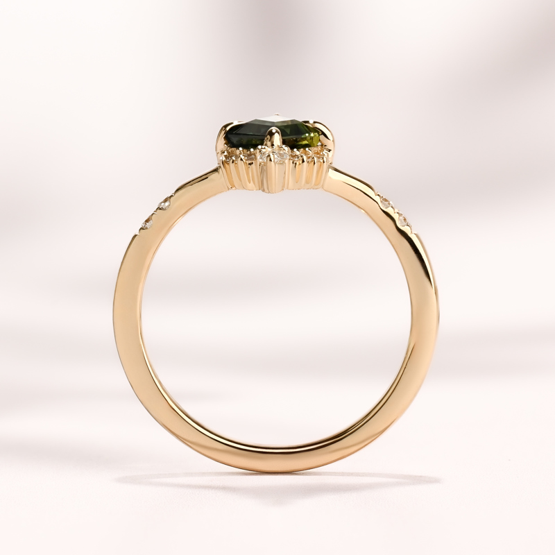 Viola Ring I 1.12ct Kite Shape Green Sapphire