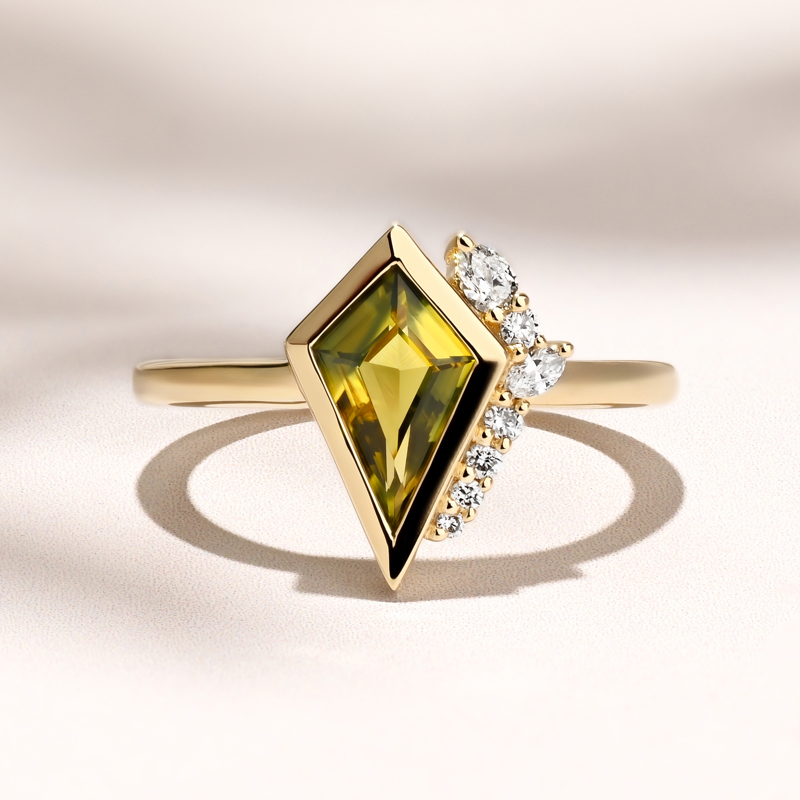 Lyanna Ring I 0.99ct  Kite Bi-Yellow & Green Sapphire