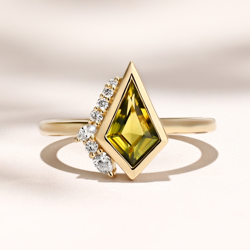 Lyanna Ring I 0.99ct  Kite Bi-Yellow & Green Sapphire