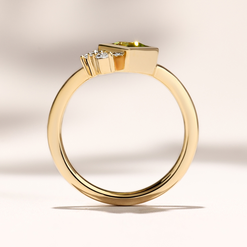 Lyanna Ring I 0.99ct  Kite Bi-Yellow & Green Sapphire