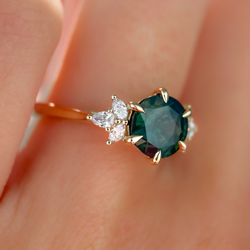 Soleil Ring | 1.82ct Round Green Sapphire