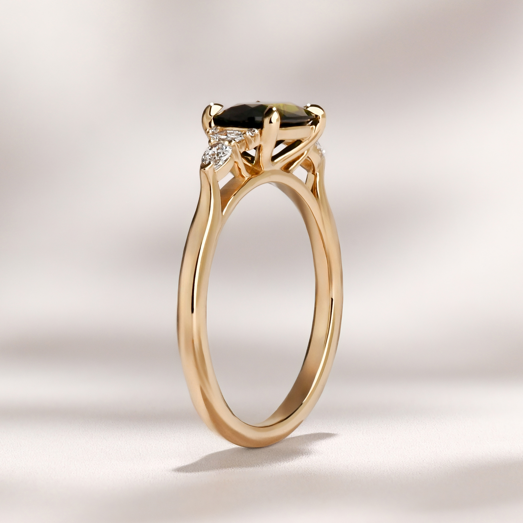 Savannah Ring I 1.41 Green Oval Australian Sapphire