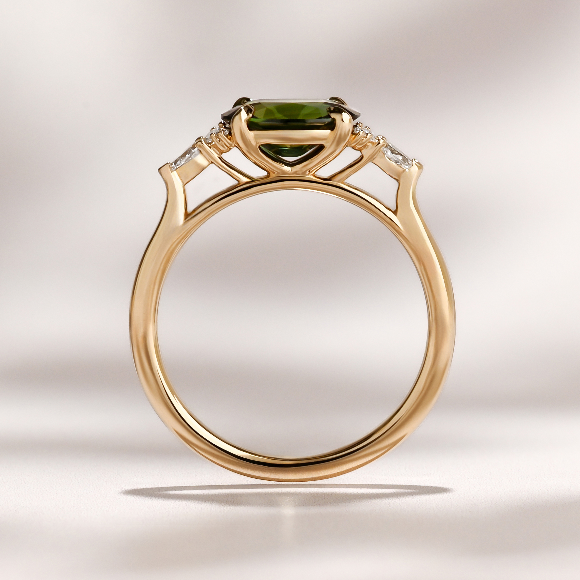 Savannah Ring I 1.41 Green Oval Australian Sapphire
